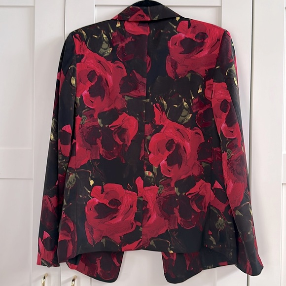 Soft Floral blazer by PJK. SZ S - Picture 3 of 5